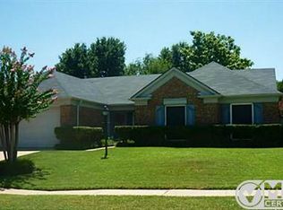 4355 Cantrell St, Grand Prairie, TX 75052
