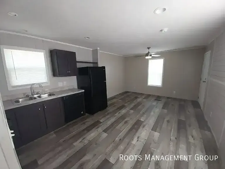 1812 Dover Dr #1812D — Photo 4