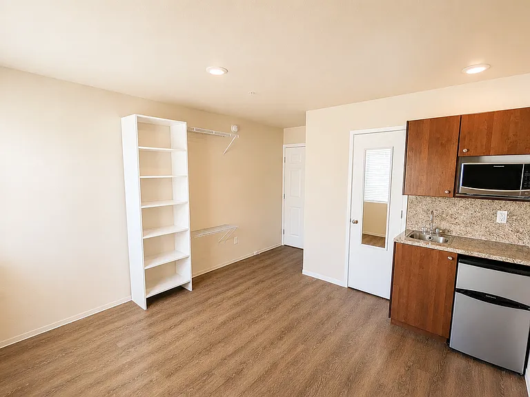 Vision 5 Apartments — Photo 9