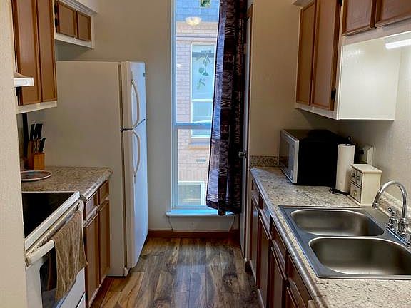5th image of 215 Post Office St APT 806
