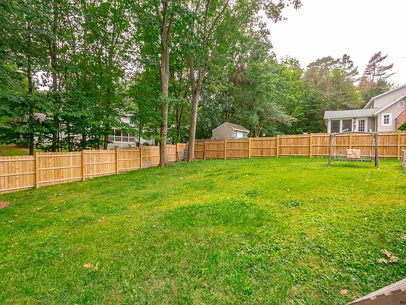 2nd image of 10 Valleywood Dr