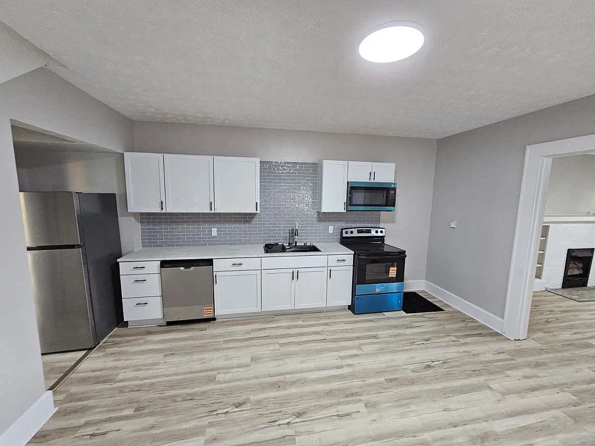 Building Photo - 3839 Carrollton Ave #3839