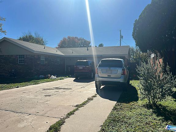 2nd image of 809 State Ct