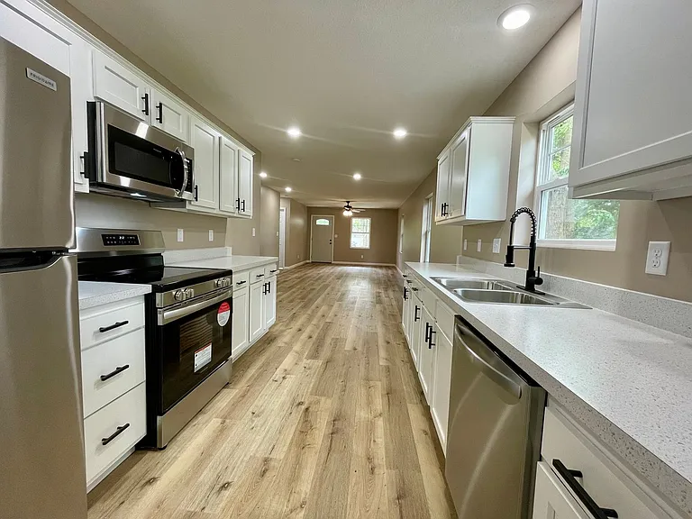 2200 Ash St — Photo 7