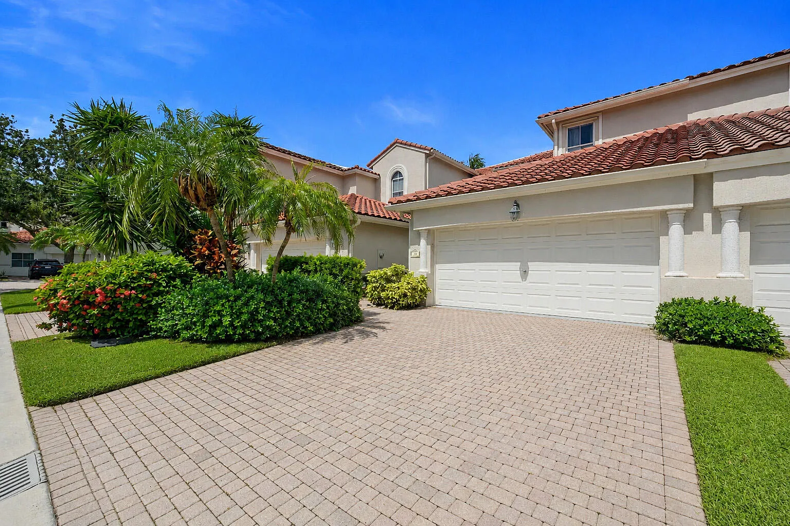 3 bed, 3.5 bath, 2498 sqft, $5,900 — Photo 1