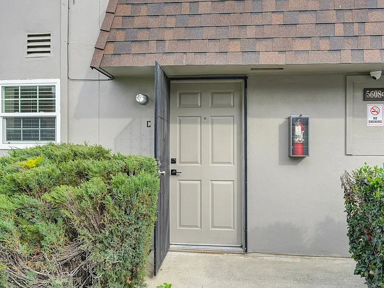 5608 Hillsdale Blvd #C — Photo 33