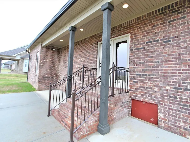 805 Ella Ln — Photo 10