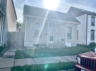 2059 Jackson St, Dubuque, IA 52001