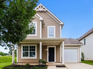 916 Harrier Rd, Charlotte, NC 28216