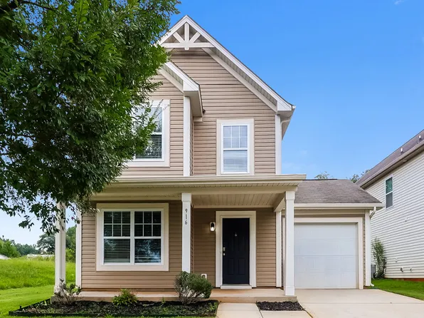 916 Harrier Rd, Charlotte, NC 28216