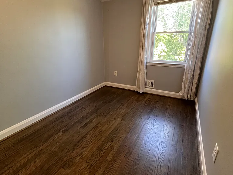 4905 Wilkens Ave — Photo 24