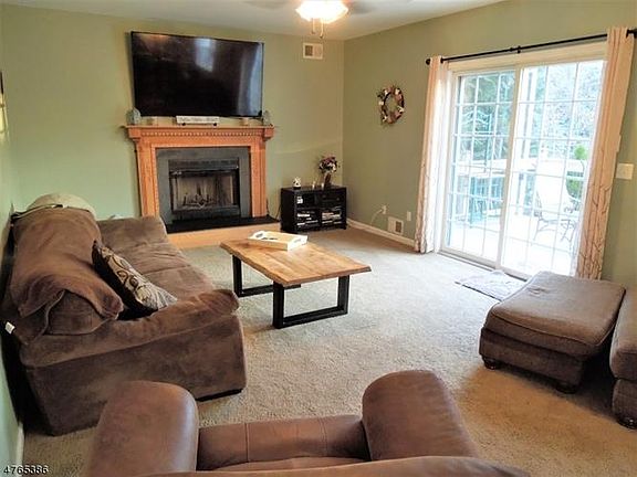 3rd image of 33 Paterson Pl