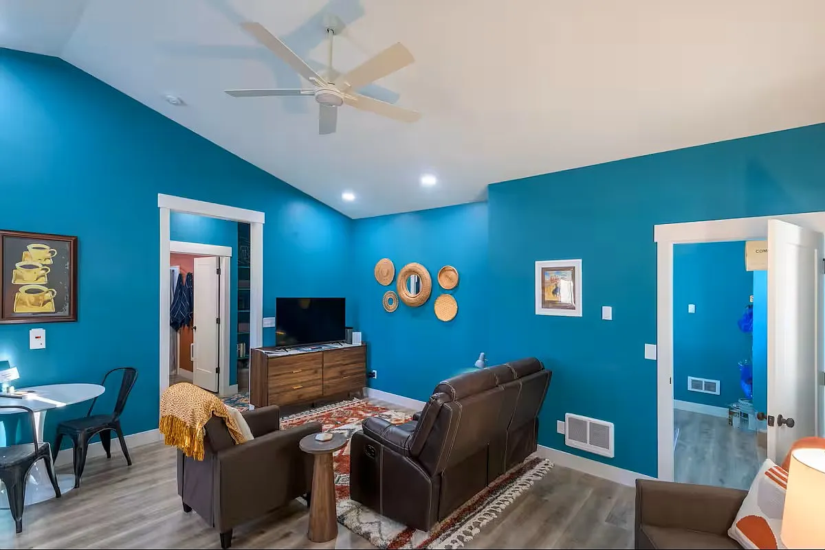 2 bed, 900 sqft, $2,000 — Photo 3