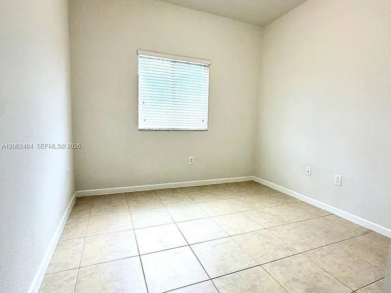 3431 W 80th St #202 — Photo 25