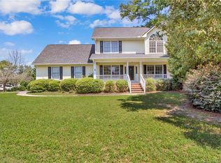 6825 Jacobs Creek Cir, Fayetteville, NC 28306