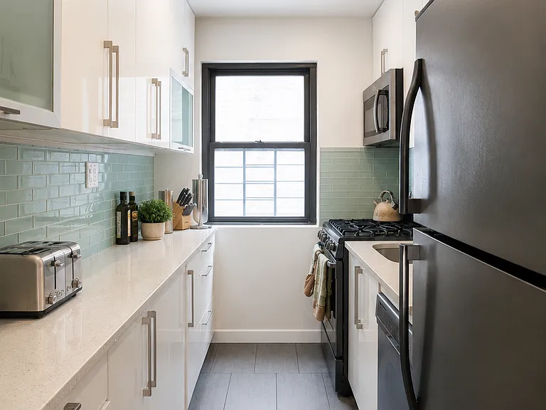 320 E 86th St #5D — Photo 9