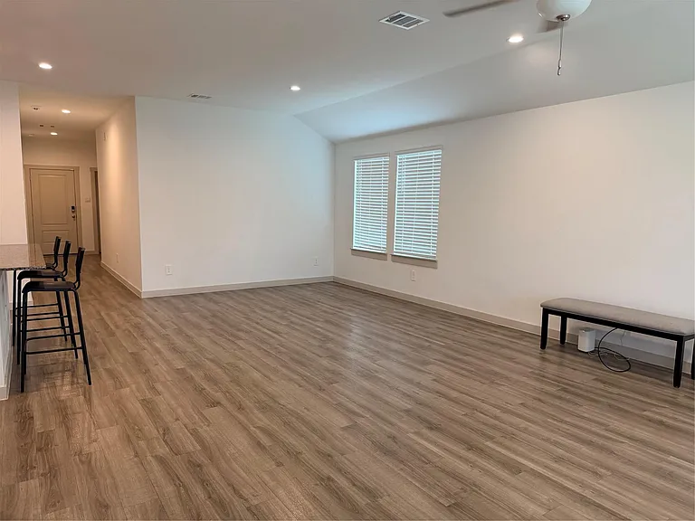 9834 Palm Royal Dr — Photo 12