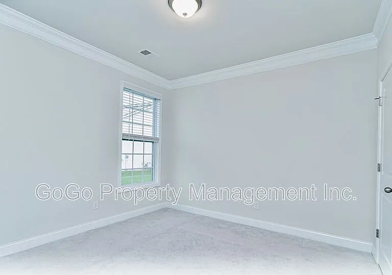 110 Northwild Dr — Photo 4