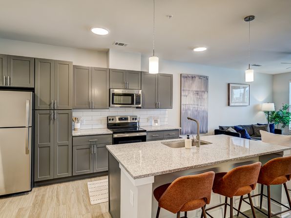 10231 Bluebonnet Blvd #B-210