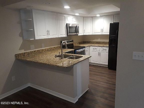 3rd image of 1503 W Challenger Ct Unit 1503