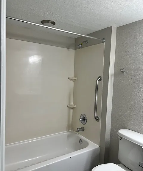 1021-2551 S Loop 289 — Photo 14