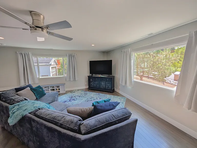 77 Whispering Pines Cir — Photo 40