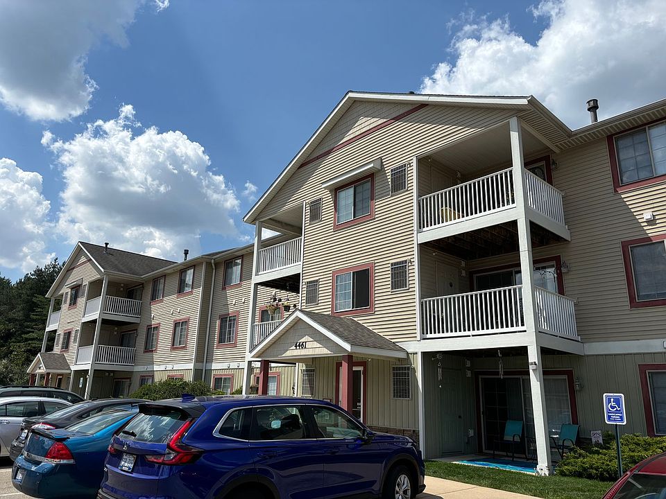 Front of 4461 Walma SE