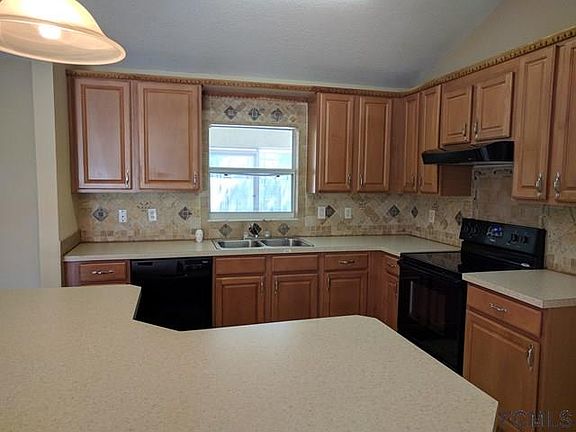 4th image of 4 Birchshire Ln