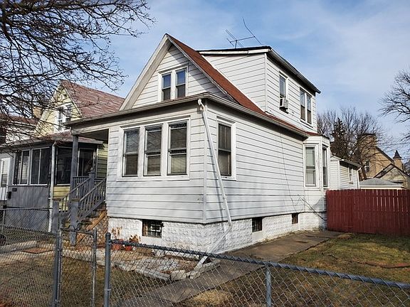 2nd image of 10639 S La Salle St