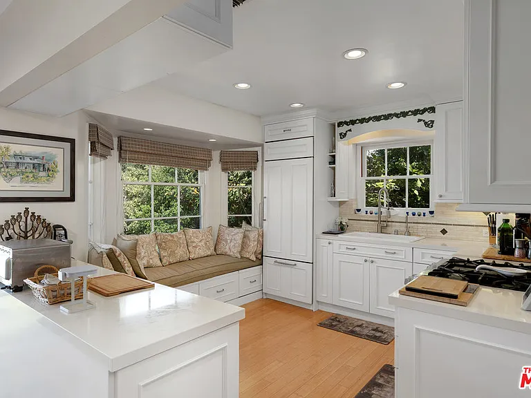 3331 Bennett Dr — Photo 14