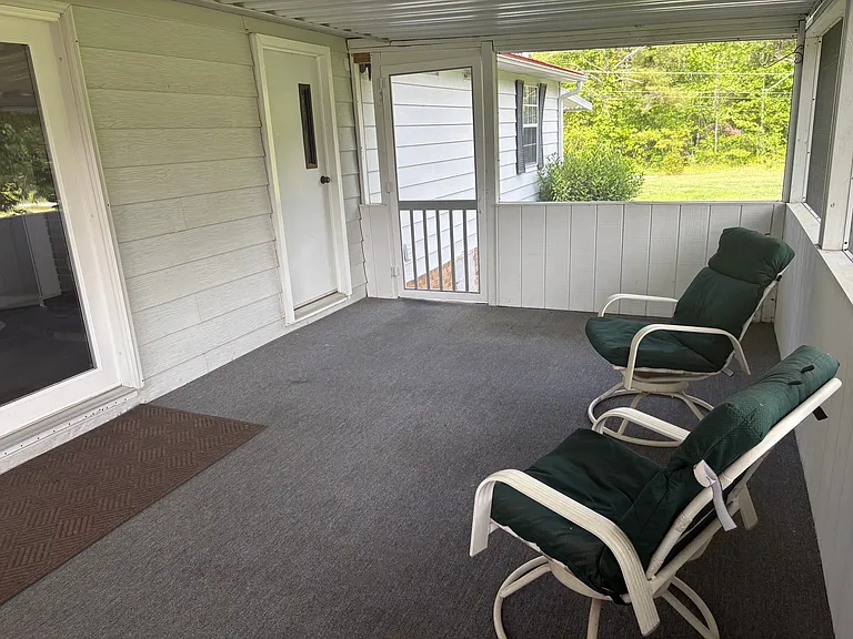 Pleasant Meadow Ln — Photo 5