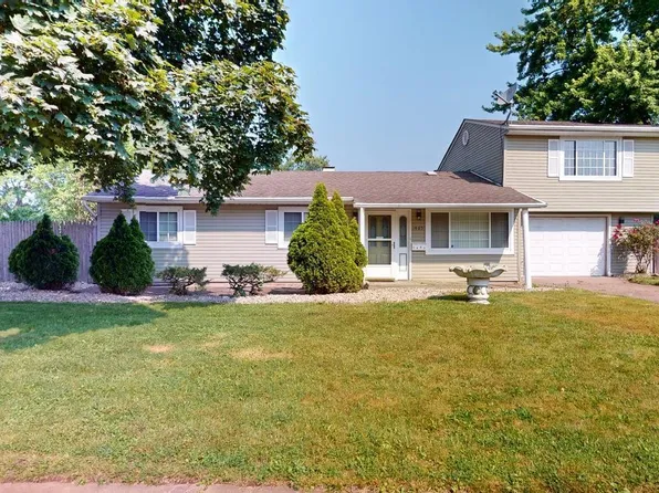 1465 Dixon Dr, Sandusky, OH 44870