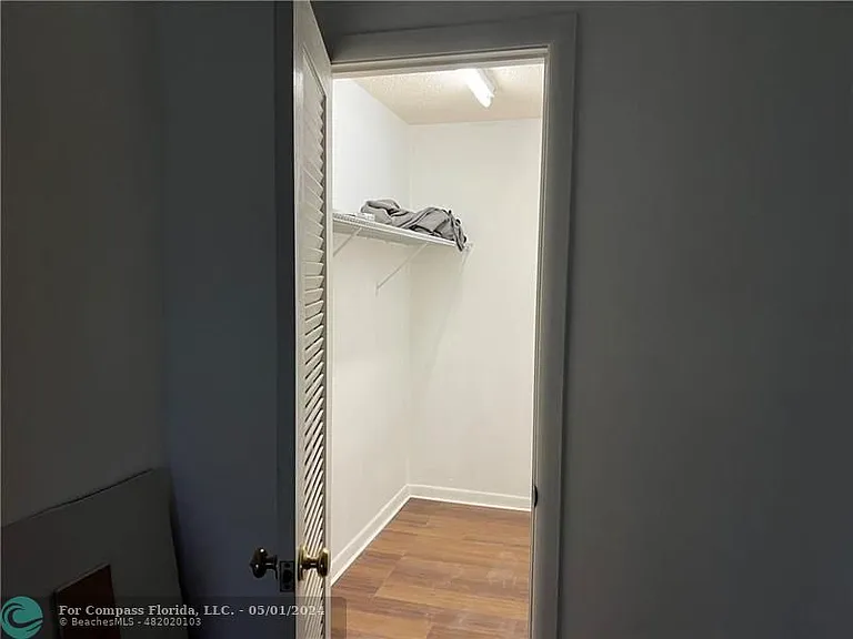 321 Newport Ct #V-unit 321 — Photo 19
