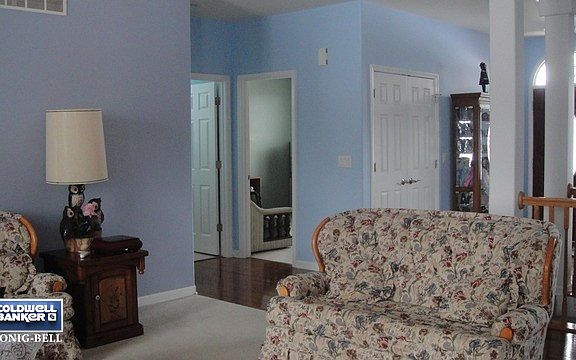 4th image of 905 Westwood Cir