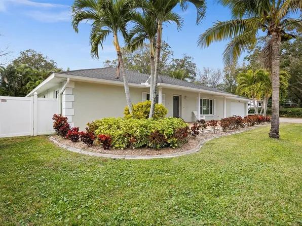 7610 135th St, Seminole, FL 33776