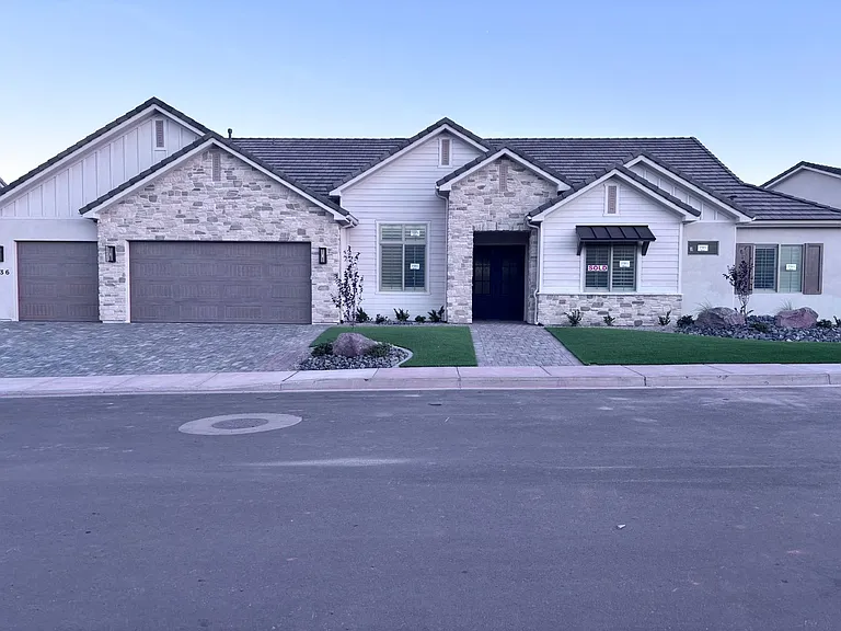 2836 E Creek Side Ct — Photo 1