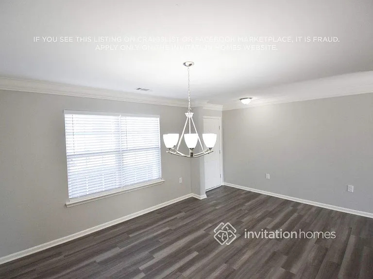 1719 Eastway Dr — Photo 4