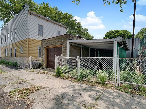 4th image of 95 Conklin Ave