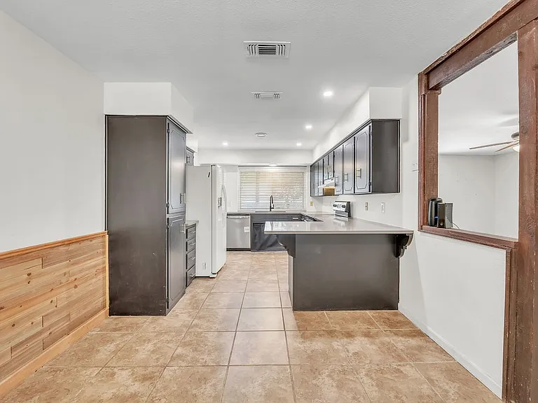 613 Manning Dr — Photo 17