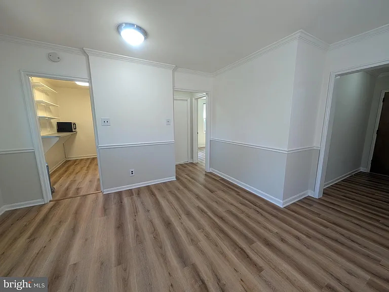 4824 Chevy Chase Dr #302 — Photo 5