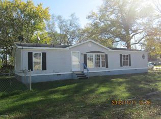 210 S Walnut St, Patoka, IL 62875