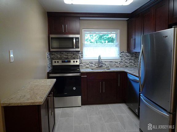 5th image of 44 Deanna Dr APT 127