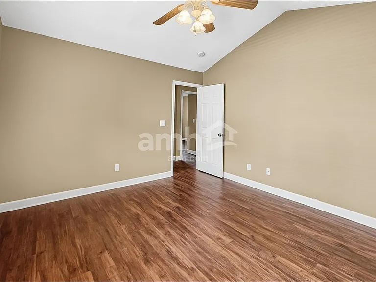 2310 Devonshire Dr — Photo 9