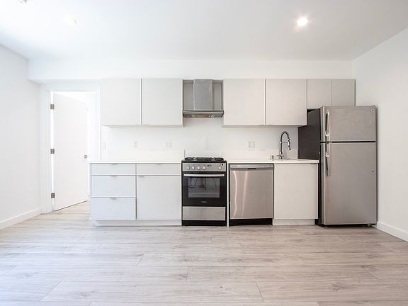 4th image of 566 N Kenmore Ave #2