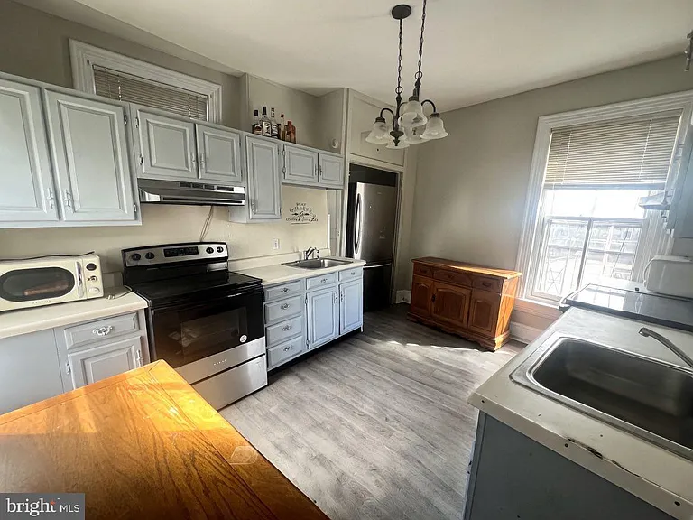 535 E High St — Photo 5