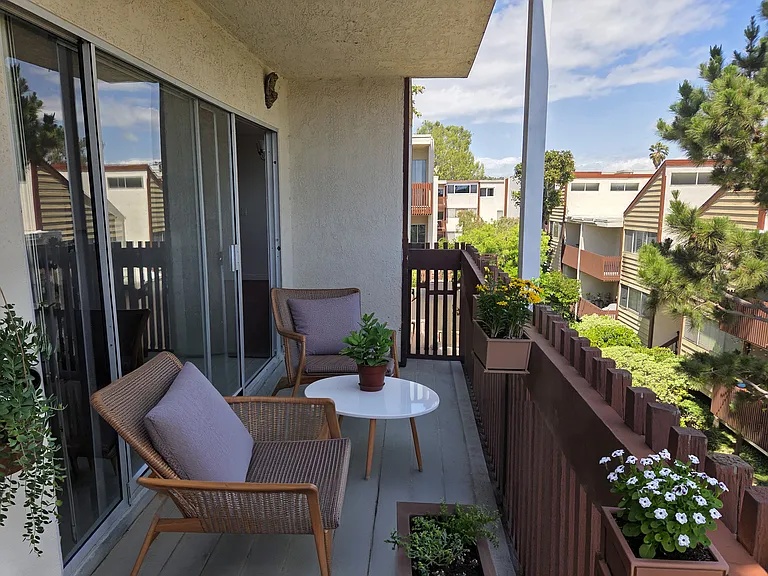 6050 Canterbury Dr #F — Photo 5