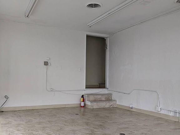 4th image of 1655 Alum Rock Ave
