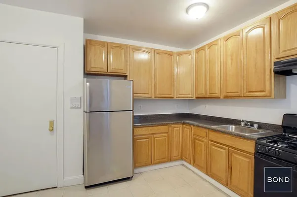 Rented by Bond New York | media 3