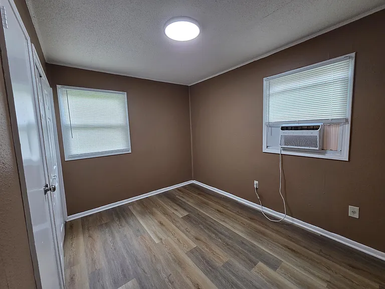 3263 Baskin St — Photo 6
