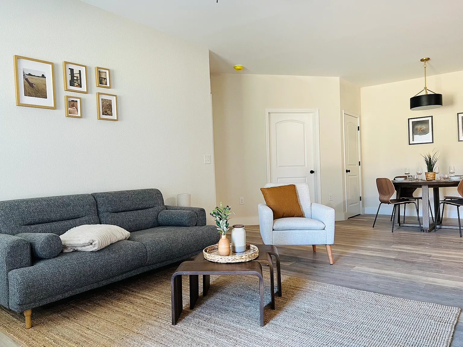 2 bed, 1180 sqft, $1,390 — Photo 2